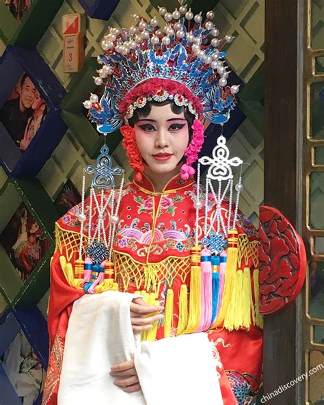 Sichuan Opera变 脸 at ShufengYayun(蜀风雅韵) 